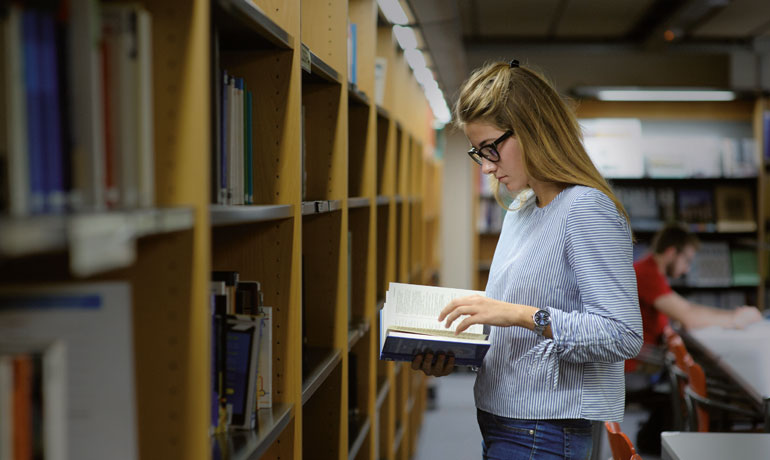 Escola de doctorat a UIC Barcelona