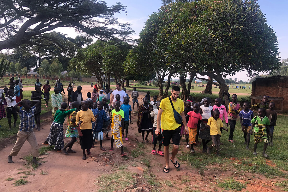 Voluntariat a Uganda amb UIC Barcelona