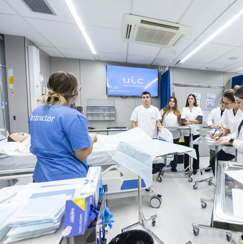 Estudiants d'infermeria al Centre Ingregal de Simulació Avançada