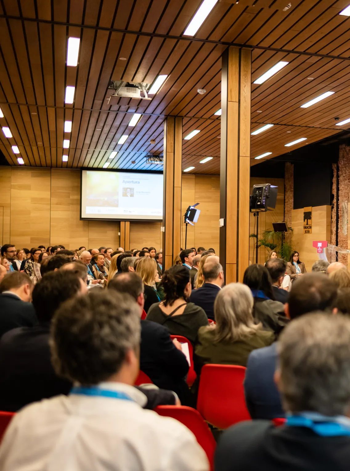 Simposi Empreses amb rostre humà: conferència