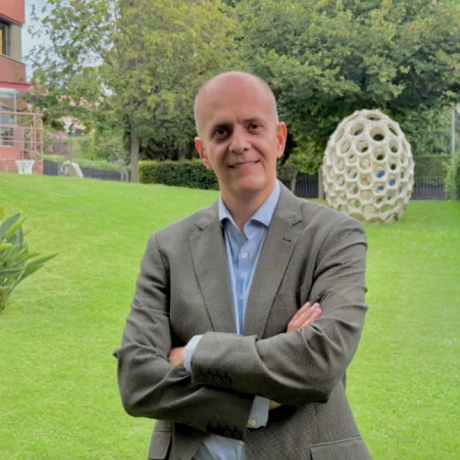 Dr. Eduardo Mirpuri Merino