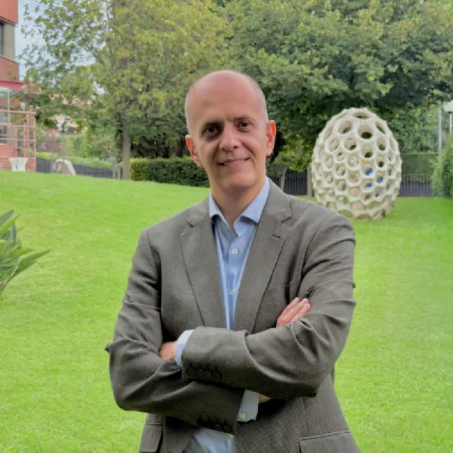 Dr. Eduardo Mirpuri Merino